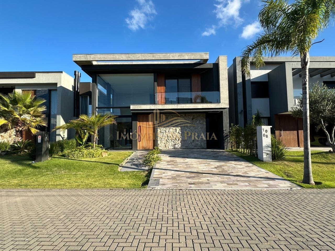 Casa em Condomínio no Sunset.