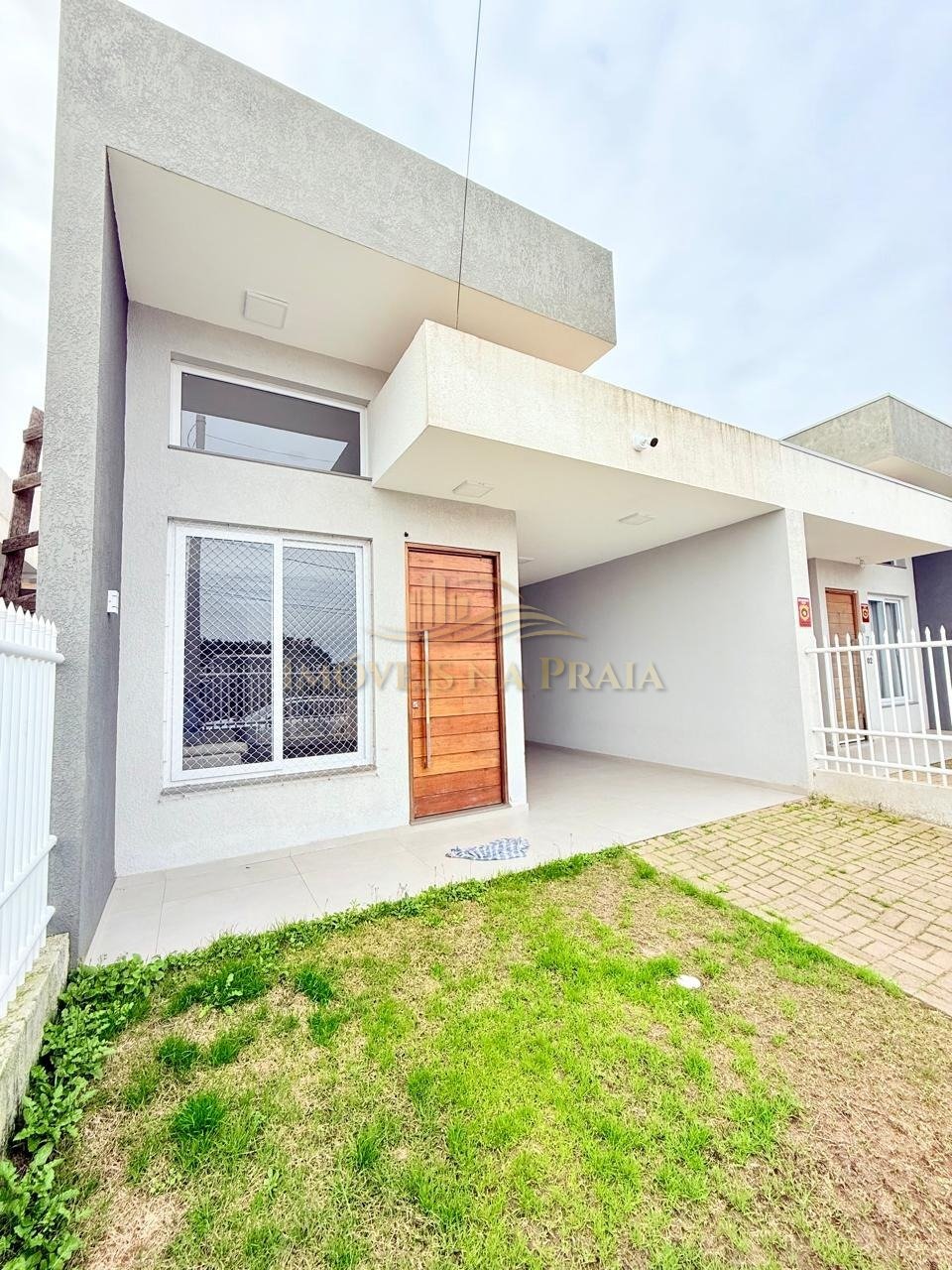 Casa 2 dormitórios no bairro Noiva do Mar