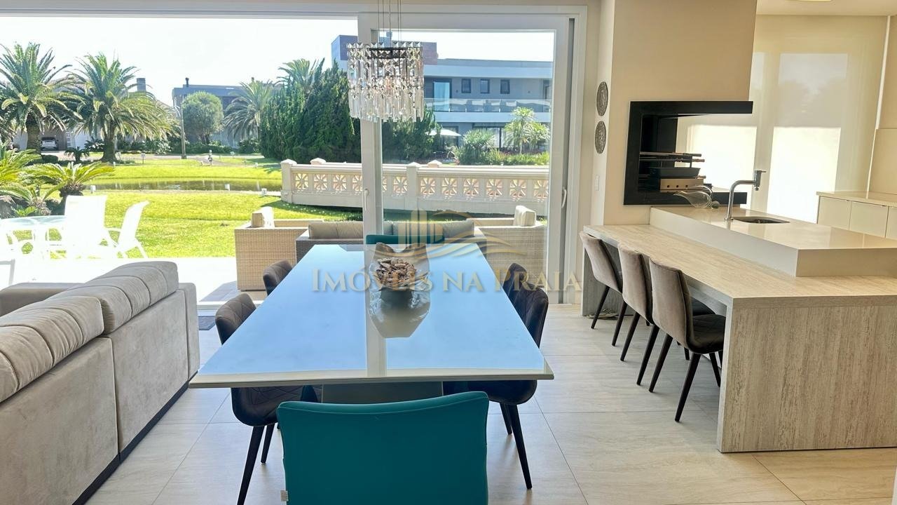 Foto 6 — Casa em condomínio no Playa Vista !