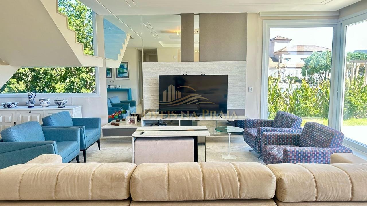 Foto 4 — Casa em condomínio no Playa Vista !