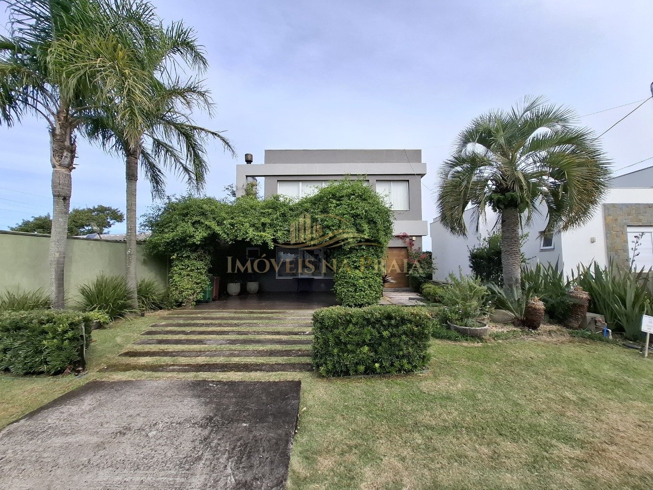 Casa em Condomínio no Las Palmas.