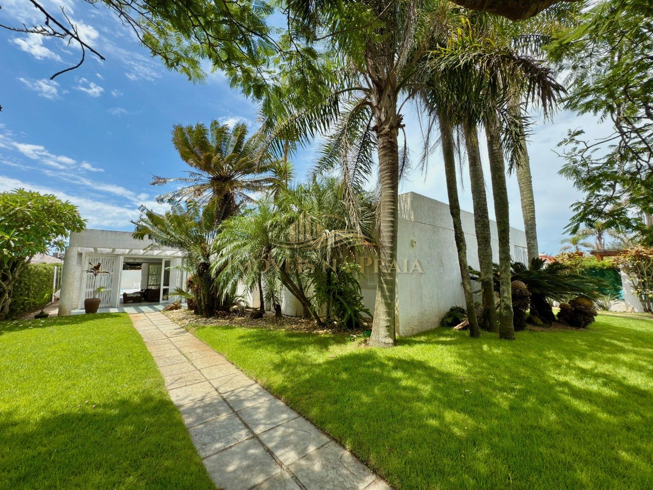 Foto 3 — Casa com 4 dormitórios em Atlântida.